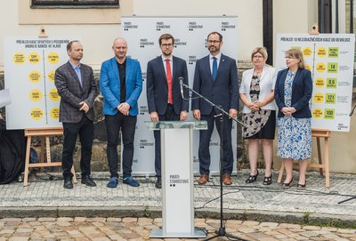 Piráti a Starostové představili velký protikorupční program a konkrétní kroky pro boj s šíbry. Plán ušetří miliardy korun daňových poplatníků